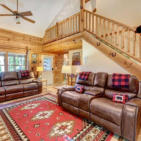 Waynesville Cabin With Covered Deck And Fire Pit! Lake Junaluska Екстер'єр фото