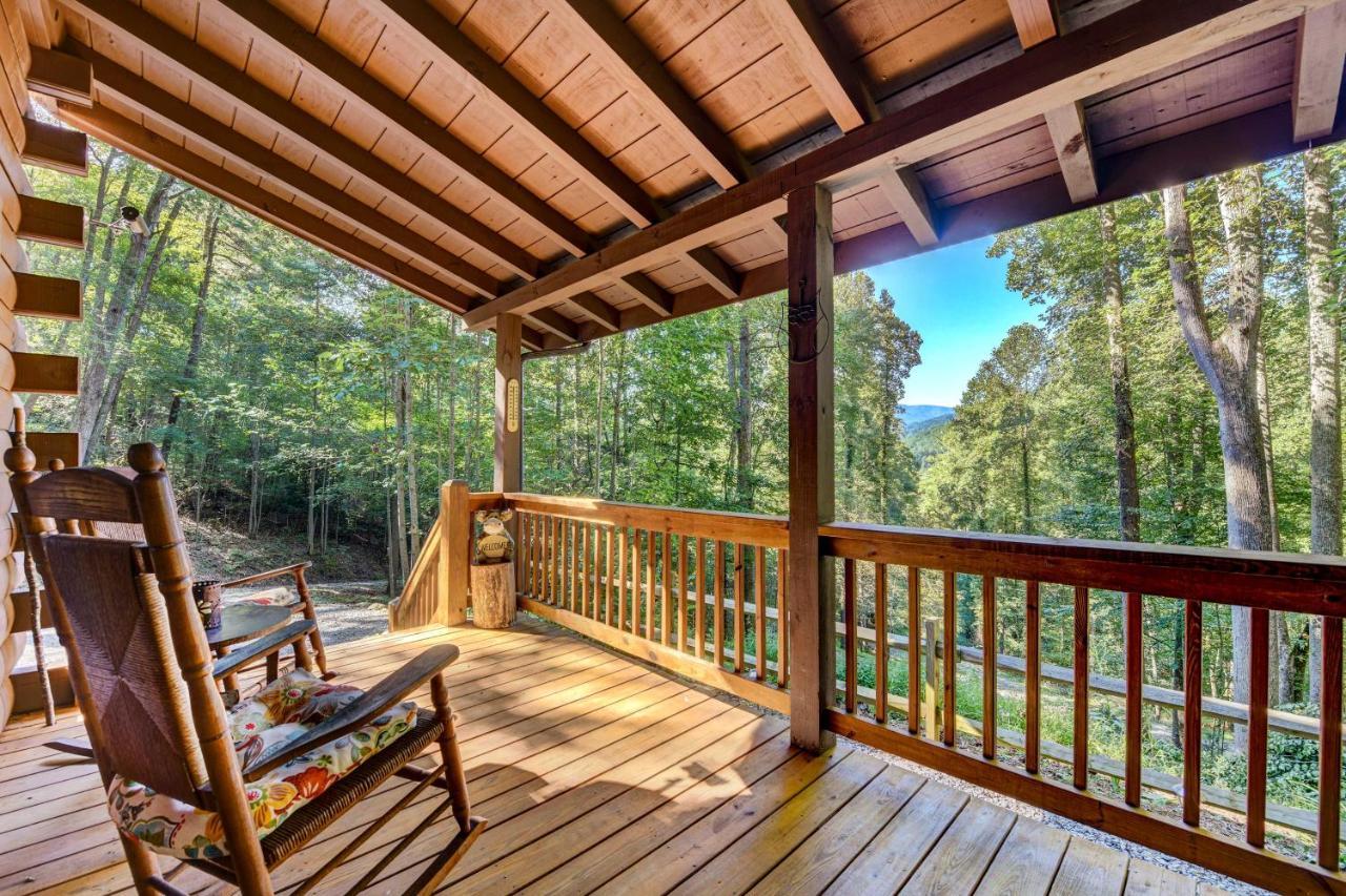 Waynesville Cabin With Covered Deck And Fire Pit! Lake Junaluska Екстер'єр фото